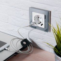 Розетка с заземлением, шторками и USBх2 (белая) W1171501 Werkel 732844